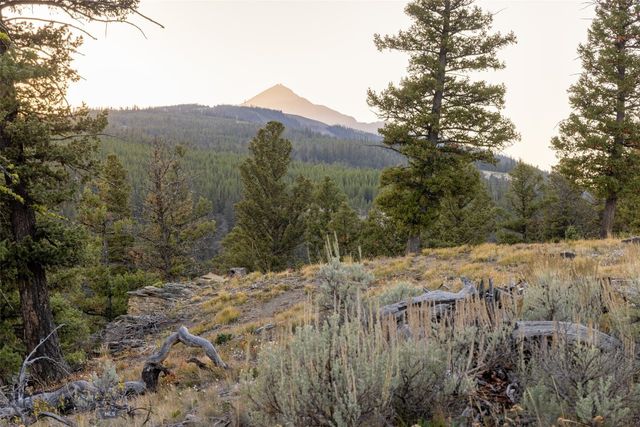 525 Fourpoint Road, Big Sky, MT 59716