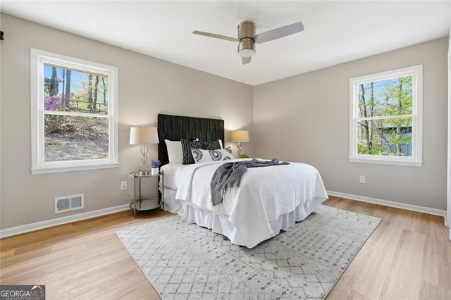 4304 Lindsey Way NE, Roswell, GA 30075