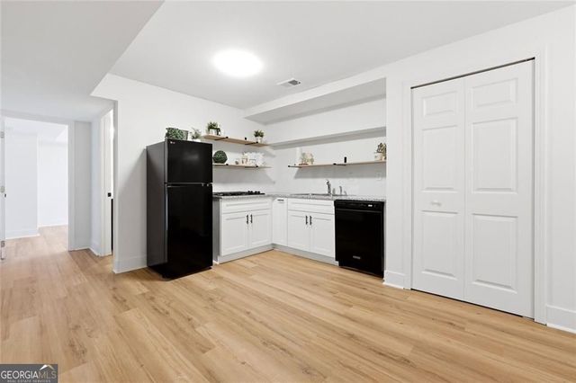 4304 Lindsey Way NE, Roswell, GA 30075