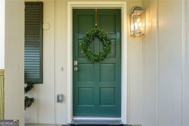 4304 Lindsey Way NE, Roswell, GA 30075