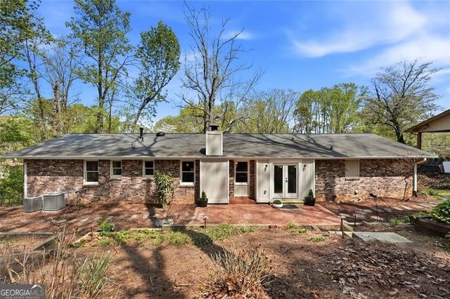 4304 Lindsey Way NE, Roswell, GA 30075