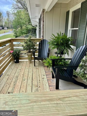 4304 Lindsey Way NE, Roswell, GA 30075