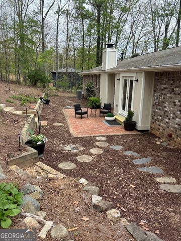 4304 Lindsey Way NE, Roswell, GA 30075