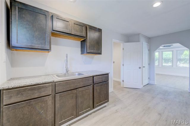 7200 Jenwood Avenue, St Louis, MO 63136