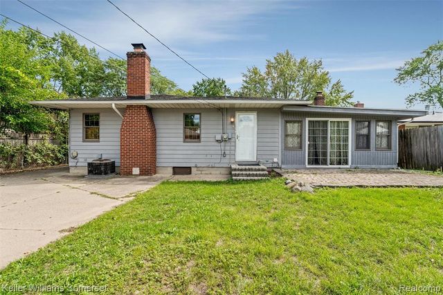 8909 Shannon Drive, Sterling Heights, MI 48314