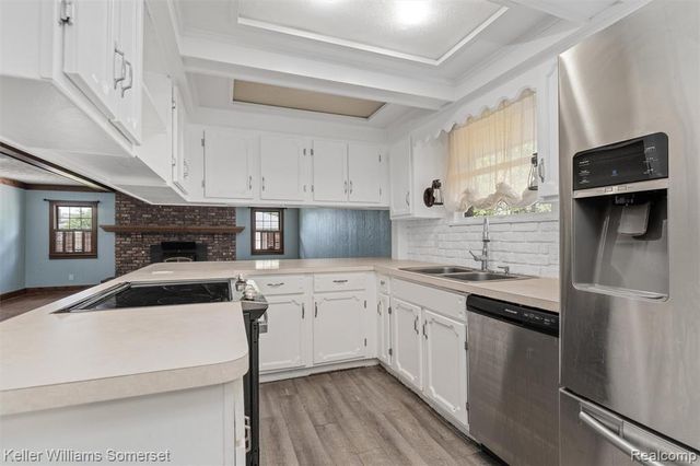 8909 Shannon Drive, Sterling Heights, MI 48314