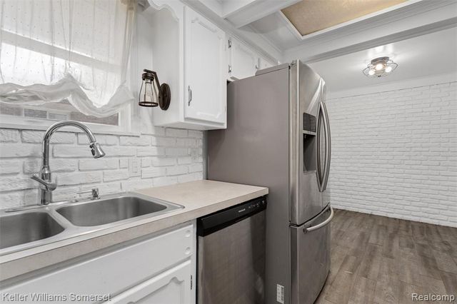 8909 Shannon Drive, Sterling Heights, MI 48314