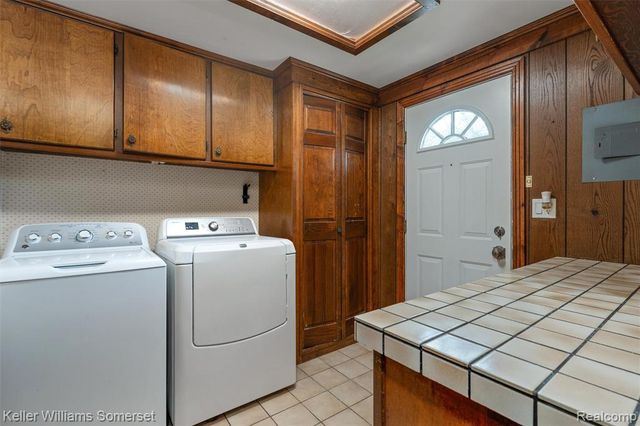 8909 Shannon Drive, Sterling Heights, MI 48314