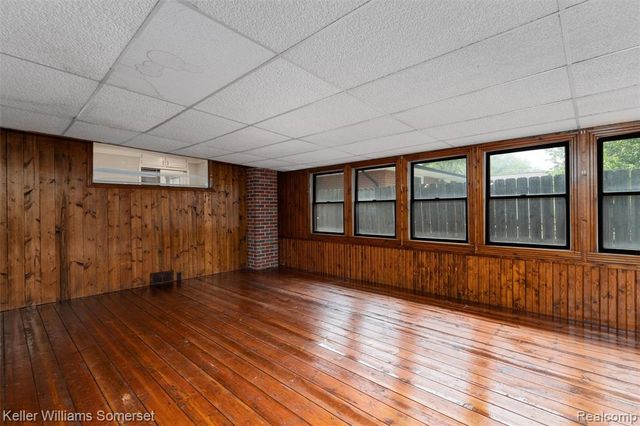 8909 Shannon Drive, Sterling Heights, MI 48314