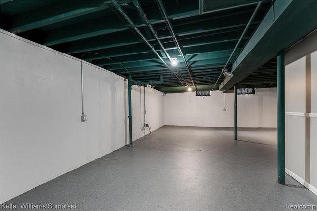 8909 Shannon Drive, Sterling Heights, MI 48314