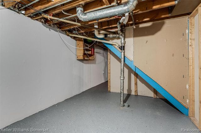 8909 Shannon Drive, Sterling Heights, MI 48314