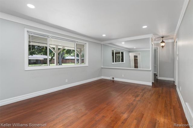 8909 Shannon Drive, Sterling Heights, MI 48314