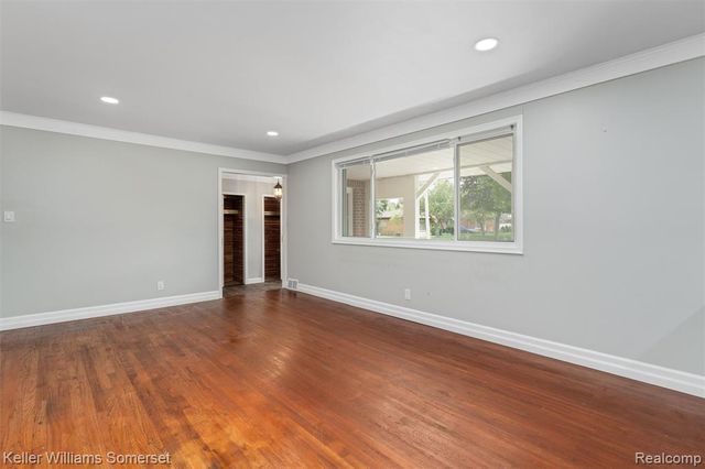 8909 Shannon Drive, Sterling Heights, MI 48314