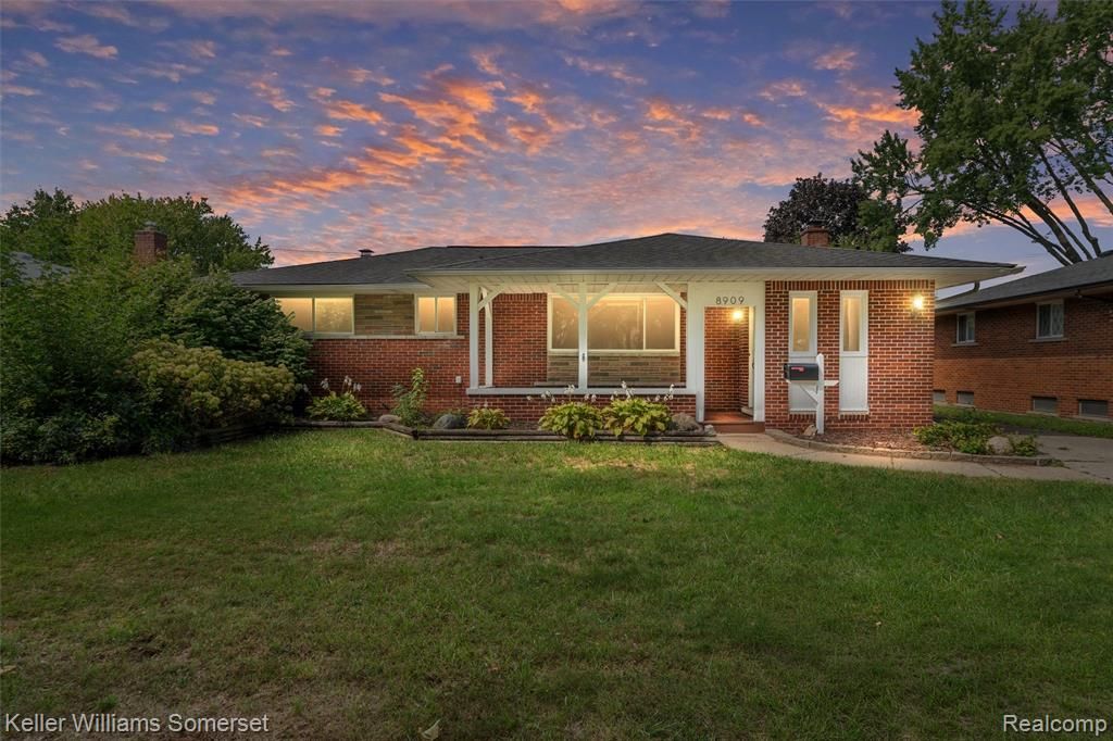 8909 Shannon Drive, Sterling Heights, MI 48314