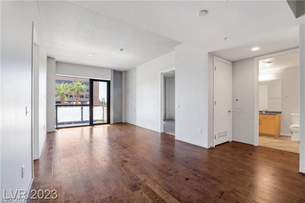 353 East Bonneville Avenue 375, Las Vegas, NV 89101 — photo 2