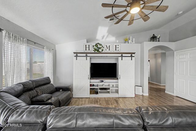 514 S 104TH Street, Mesa, AZ 85208