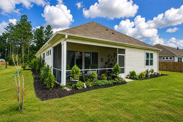 516 Misty Bluff Circle, Huger, SC 29450