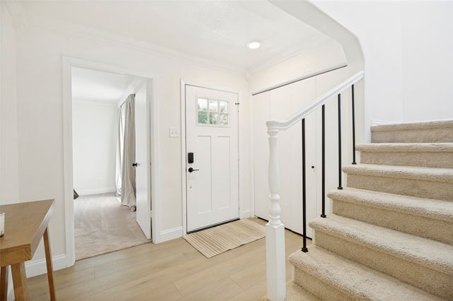 2716 Meadowstone Court, Carrollton, TX 75006