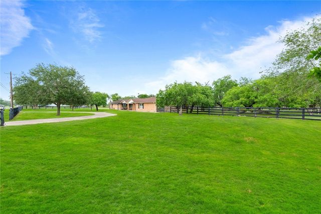 4662 County Road 2221, Odem, TX 78370
