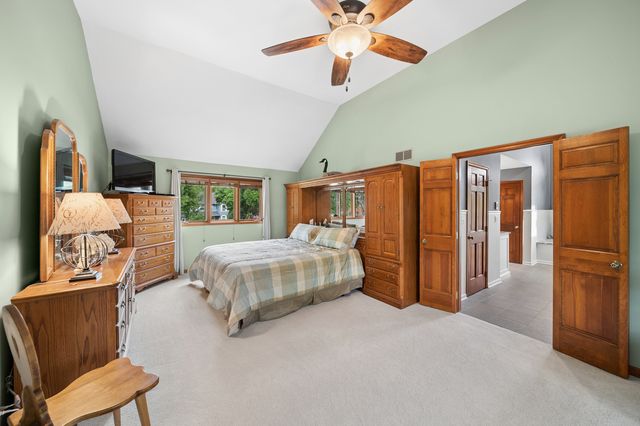808 Lyndhurst Court, Naperville, IL 60563