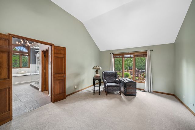 808 Lyndhurst Court, Naperville, IL 60563