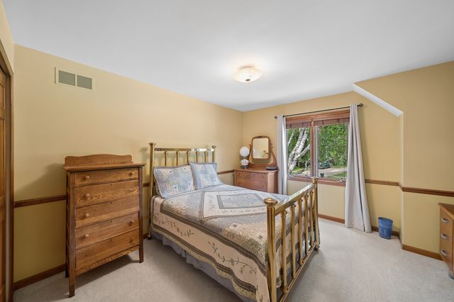 808 Lyndhurst Court, Naperville, IL 60563