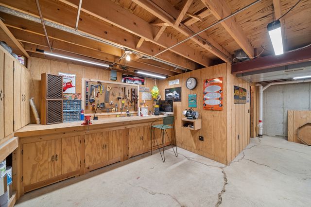 808 Lyndhurst Court, Naperville, IL 60563
