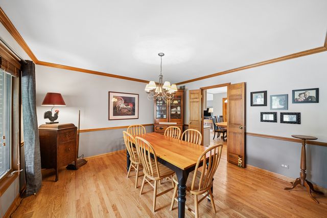 808 Lyndhurst Court, Naperville, IL 60563
