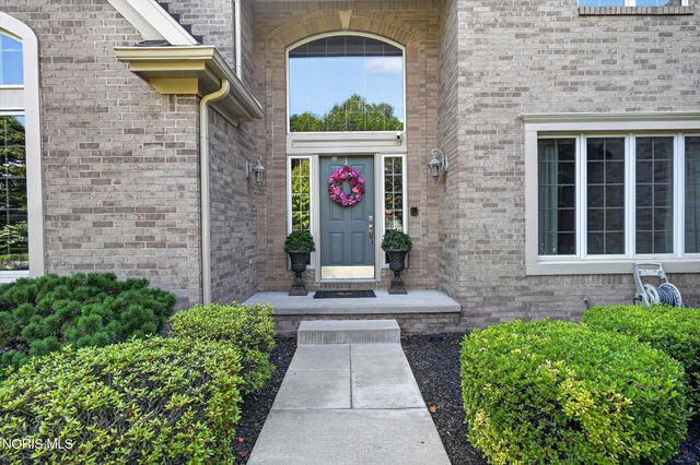 558 Laguna Point, Holland, OH 43528
