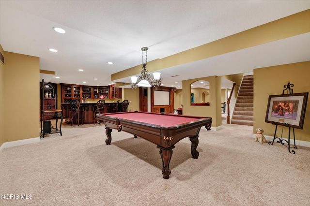 558 Laguna Point, Holland, OH 43528