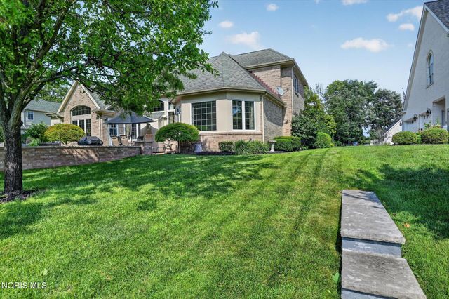 558 Laguna Point, Holland, OH 43528