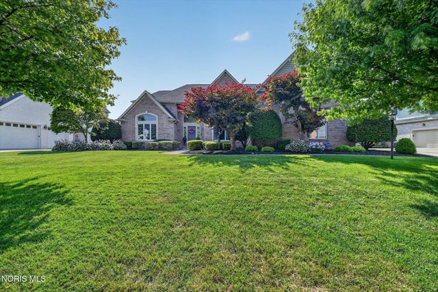 558 Laguna Point, Holland, OH 43528