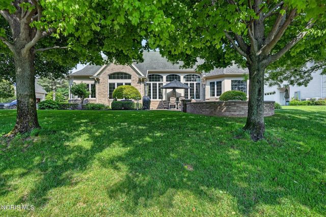 558 Laguna Point, Holland, OH 43528