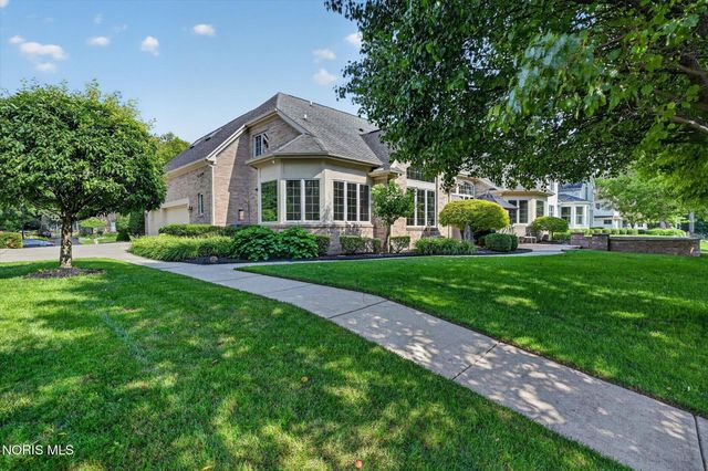 558 Laguna Point, Holland, OH 43528