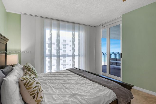 1500 Ocean Dr PH-05, Miami Beach, FL 33139