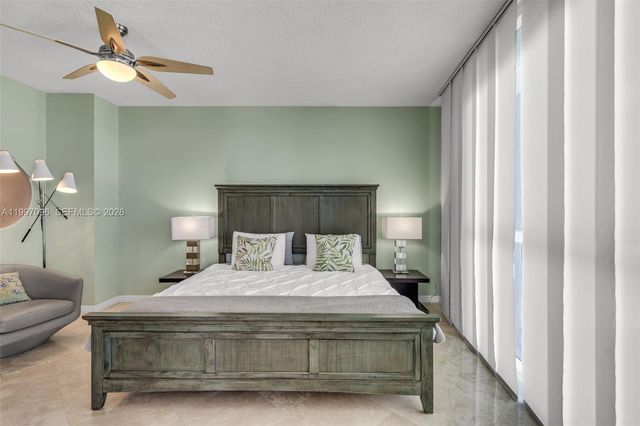 1500 Ocean Dr PH-05, Miami Beach, FL 33139