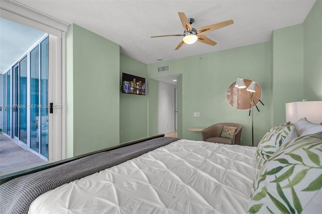 1500 Ocean Dr PH-05, Miami Beach, FL 33139