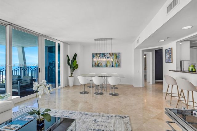 1500 Ocean Dr PH-05, Miami Beach, FL 33139