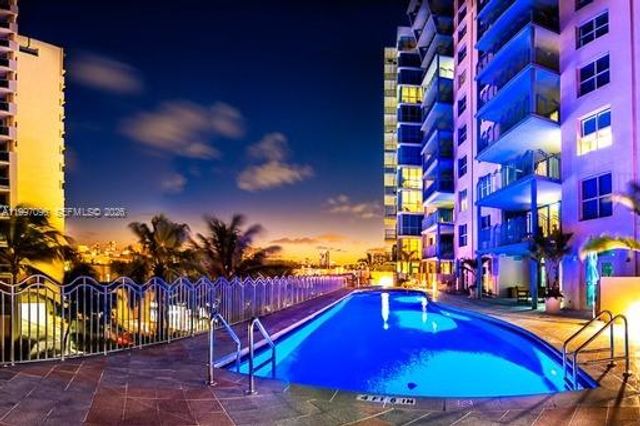 1500 Ocean Dr PH-05, Miami Beach, FL 33139