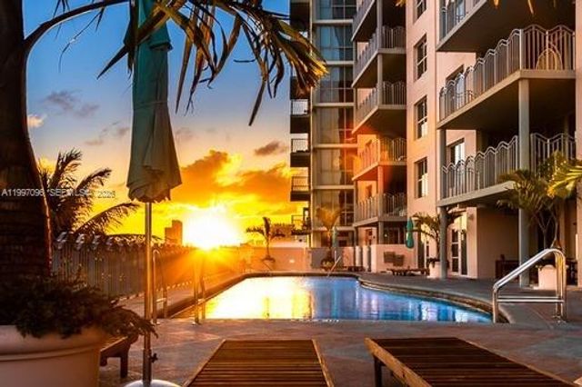 1500 Ocean Dr PH-05, Miami Beach, FL 33139