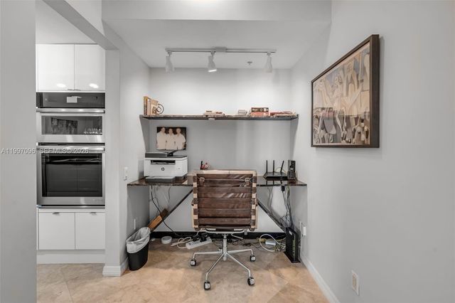 1500 Ocean Dr PH-05, Miami Beach, FL 33139