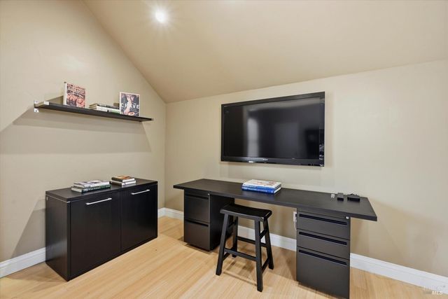 21402 Geyserville Ave, Geyserville, CA 95441