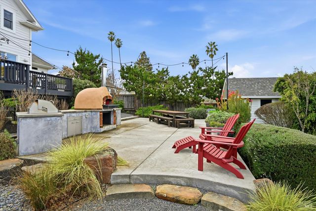 21402 Geyserville Ave, Geyserville, CA 95441