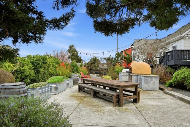 21402 Geyserville Ave, Geyserville, CA 95441