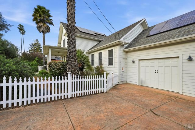 21402 Geyserville Ave, Geyserville, CA 95441