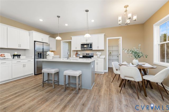 1800 Timberline Dr, Farmville, VA 23901