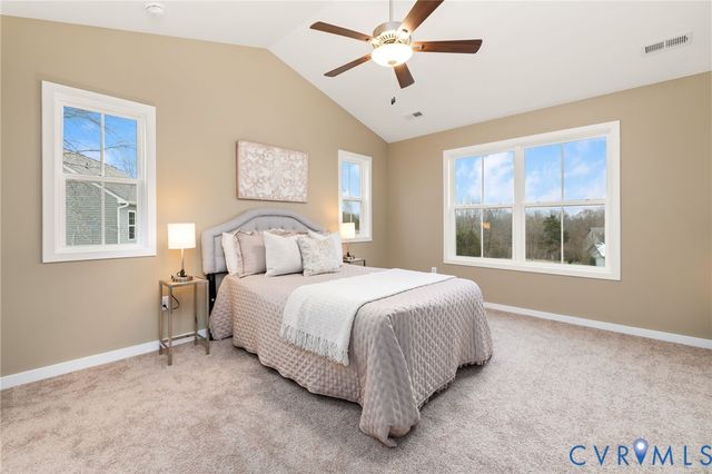 1800 Timberline Dr, Farmville, VA 23901