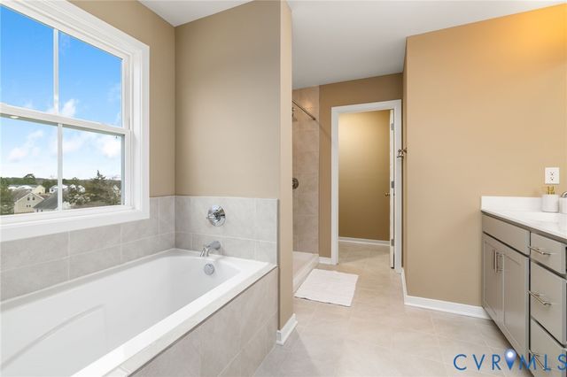 1800 Timberline Dr, Farmville, VA 23901