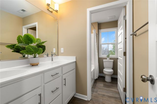 1800 Timberline Dr, Farmville, VA 23901