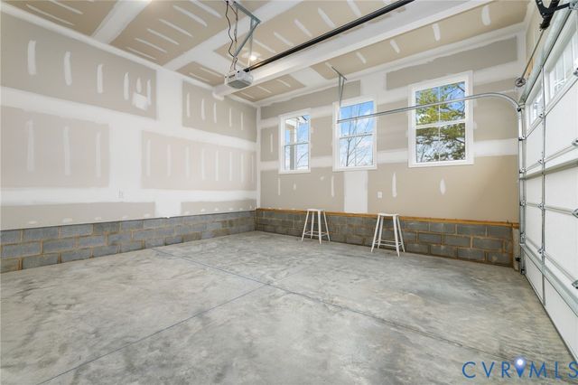 1800 Timberline Dr, Farmville, VA 23901